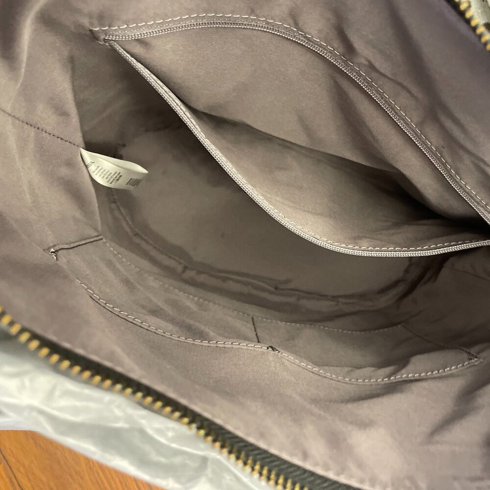 NEW FOSSIL Purse . - Picture 8 of 12